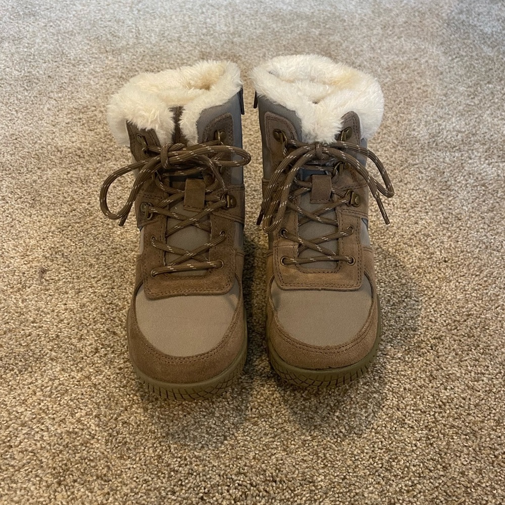 Weatherproof Boots - Picture 2 of 8